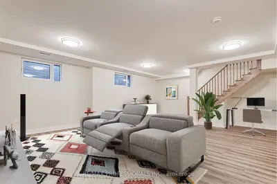 62 Dixfield Drive 124, Toronto, On M9c 3w1