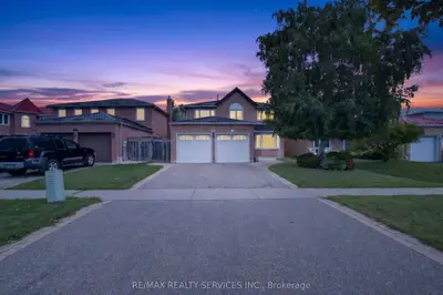 30 Nasmith Street, Brampton, On L6s 4z2