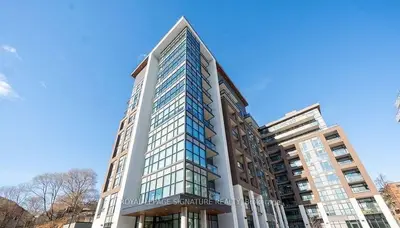 Condo Apartment in Toronto
