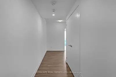 30 Samuel Wood Way 910, Toronto, On M9b 1b1