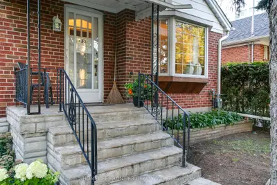 132 Wesley Street, Toronto, On M8y 2x1