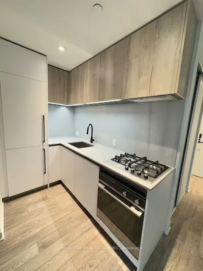 2625 Dundas Street W 413, Toronto, On M6p 0c5