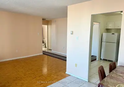 5 San Romano Way 1510, Toronto, On M3n 2y4