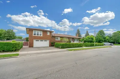 110 Harding Avenue, Toronto, On M6m 3a6