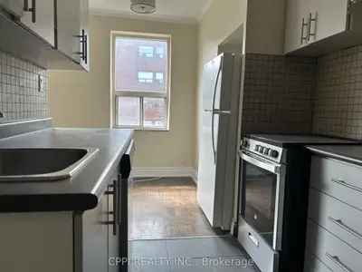 3 Hill Heights Road 202, Toronto, On M8y 1z1