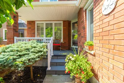 84 Softneedle Avenue, Brampton, On L6r 1l2