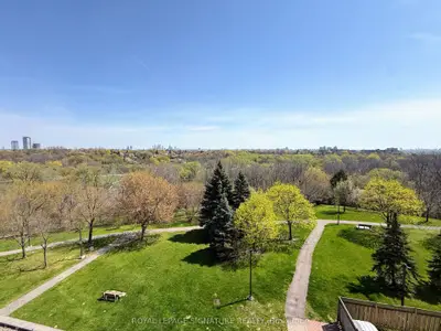 3 Rowntree Road 407, Toronto, On M9v 5g8