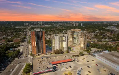 2470 Eglinton Avenue W 209, Toronto, On M6m 5e7