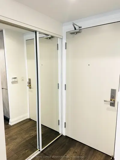 30 Gibbs Road 1704, Toronto, On M9b 6l6