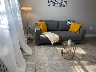 9 Donald Avenue 1, Toronto, On M6m 1j7