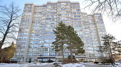 26 Hanover Road 301, Brampton, On L6s 4t2
