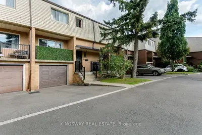 3175 Kirwin Avenue 68, Mississauga, On L5a 3m4