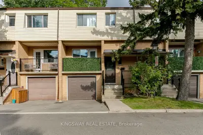 3175 Kirwin Avenue 68, Mississauga, On L5a 3m4