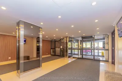85 Emmett Avenue 708, Toronto, On M6m 5a2