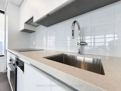 4015 The Exchange Drive 4204, Mississauga, On L5b 0n9