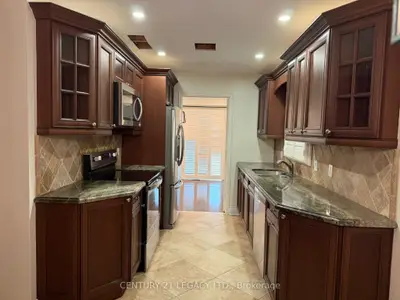6772 Dolmage Court, Mississauga, On L5n 4v9