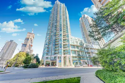 3939 Duke Of York Boulevard 402, Mississauga, On L5b 4n2