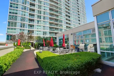 155 Legion Road N 813, Toronto, On M8y 0a7