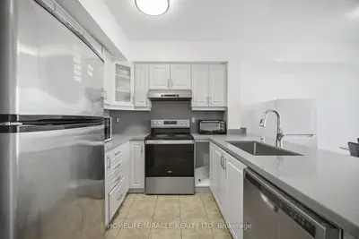 3049 Finch Avenue W 2002, Toronto, On M9m 0a5