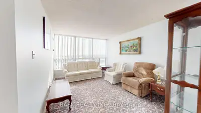 12 Laurelcrest Street 907, Brampton, On L6s 5y4