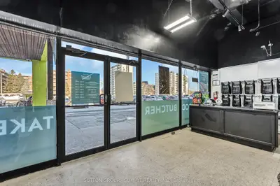 2500 Hurontario Street 17, Mississauga, On L5b 1n4