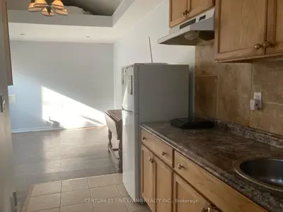 400 Nairn Avenue (grdn), Toronto, On M6e 4j3