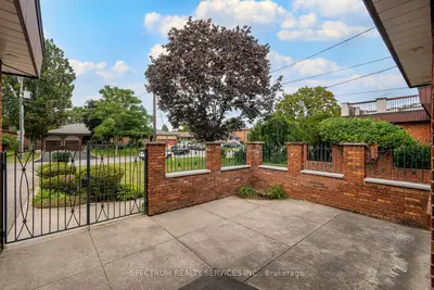 145a Whitfield Avenue, Toronto, On M9l 1h2