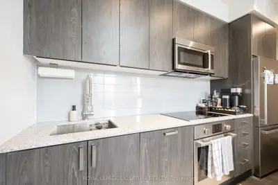 293 The Kingsway 621, Toronto, On M9a 0e8
