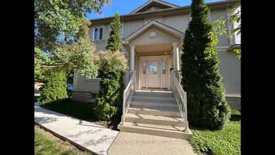 43 Riverlea Drive, Toronto, On M9p 2b1