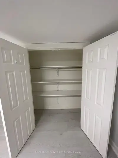 18 N Reuben Avenue Lwr Lvl, Toronto, On M9m 1e5