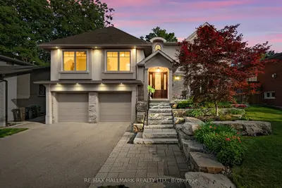 25 Queensborough Crescent, Toronto, On M9r 1a1