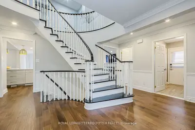 2025 Parklane Crescent, Burlington, On L7m 3v6