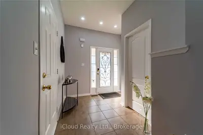 27 Hollingsworth Circle, Brampton, On L7a 0j7