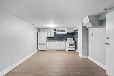 112 Foch Avenue Lower, Toronto, On M8w 3y1