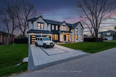 1404 Waverly Avenue Sw, Oakville, On L6l 2s3