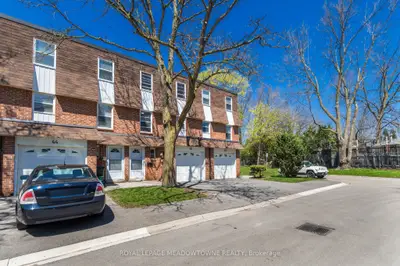235 Bronte Street 43, Milton, On L9t 3v8