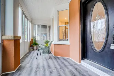 107 Glendale Avenue, Toronto, On M6r 2t3