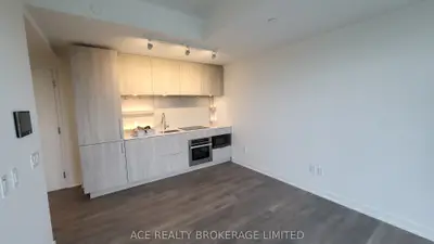 28 Ann Street 1116, Mississauga, On L5g 3g1