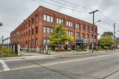 57 Mill Street N 205, Brampton, On L6x 1t1