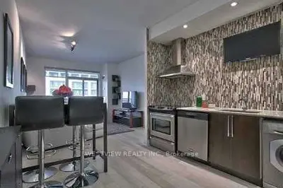 16 Brookers Lane 806, Toronto, On M8v 0a5