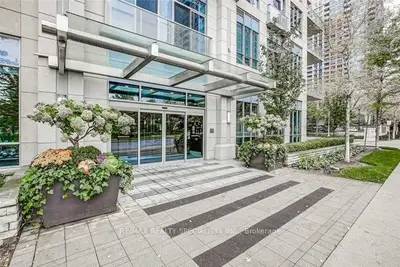 15 Viking Lane 3310, Toronto, On M9b 0a4