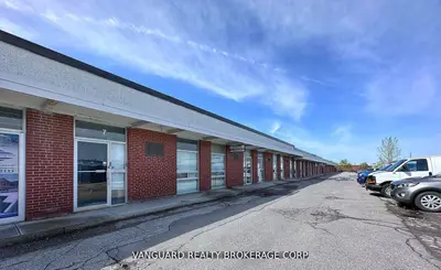 90 Signet Drive 19, Toronto, On M9l 1t5