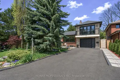 40 Cowley Avenue, Toronto, On M9b 2e3