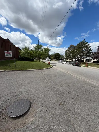 11 Goodmark Place 2, Toronto, On M9w 6r9
