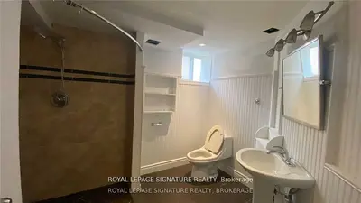 2063 Saxon Road Bsmt, Oakville, On L6l 2v1