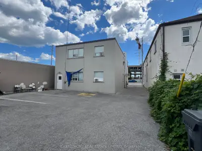 803 Lakeshore Road, Mississauga, On L5e 1c8