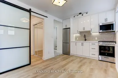 2520 Bloor Street W 23, Toronto, On M6s 1r8