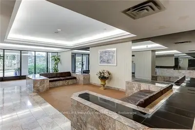 3 Rowntree Road 710, Toronto, On M9v 5g8
