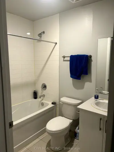 402 East Mall Drive 318b, Toronto, On M9c 5j5