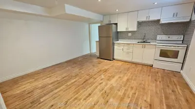 273 Delta Street B, Toronto, On M8w 4g1